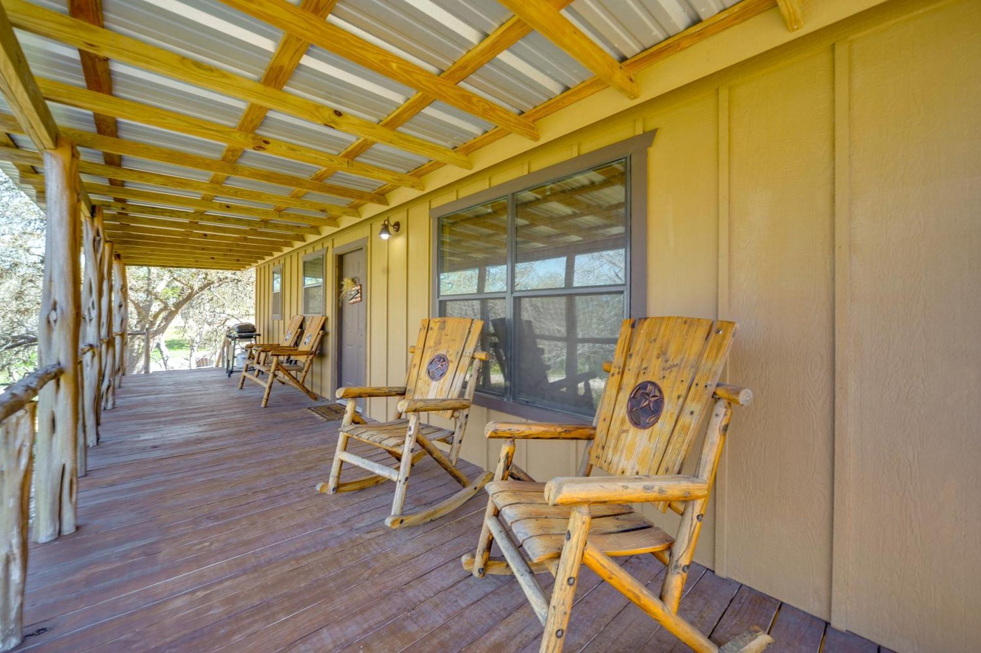 Rustic-Chic Country Cabin - 10 Mi To Main Street! Fredericksburg Luaran gambar